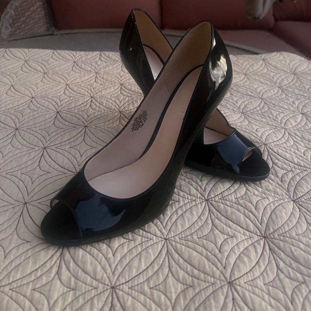 Nine West Glossy Black Peep Toe Heels - Picture 2 of 6